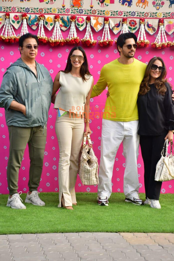 photos aamir khan akshay kumar kareena kapoor khan madhuri dixit and others arrive at jamnagar for anant ambanis pre wedding fest 6