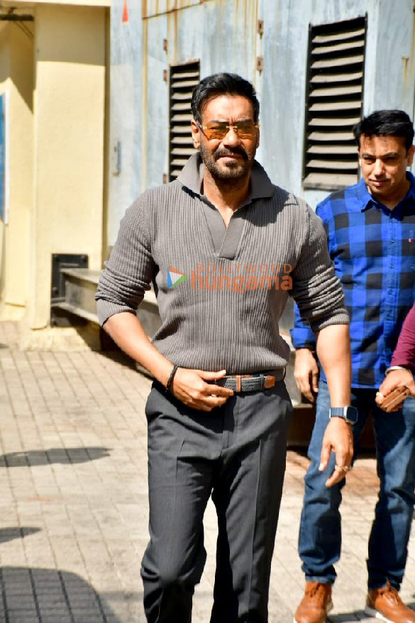 photos ajay devgn priyamani and others snapped at the maidaan trailer launch 5