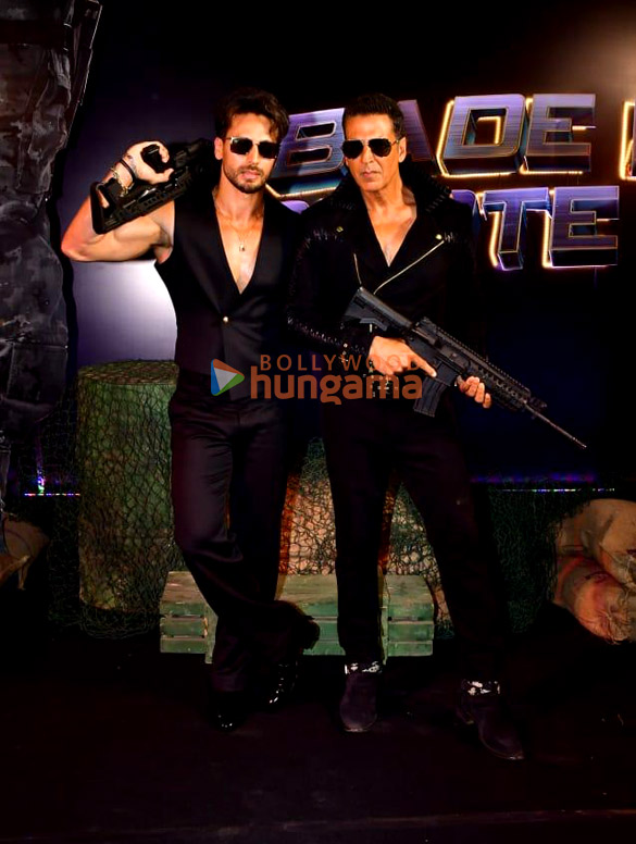 photos akshay kumar tiger shroff alaya f manushi chhillar and others snapped at the trailer launch of bade miyan chote miyan 11