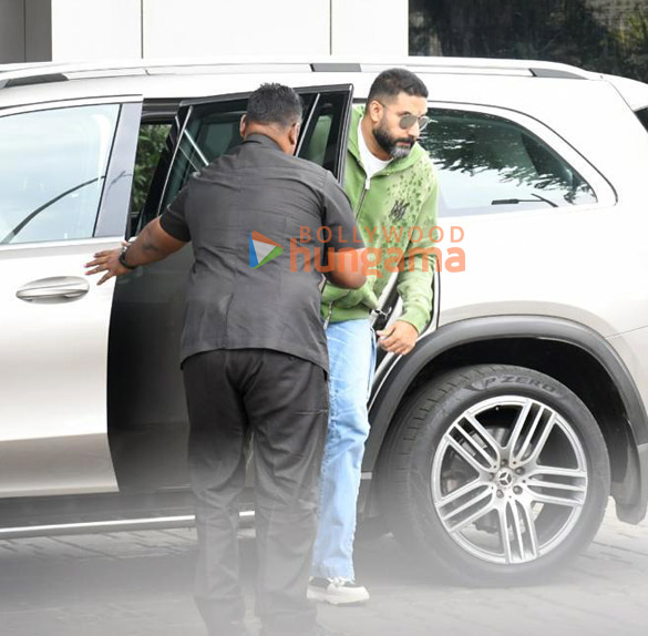 photos amitabh bachchan abhishek bachchan aishwarya rai bachchan and others snapped at kalina airport 2