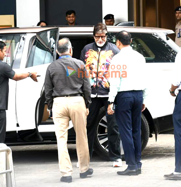 photos amitabh bachchan agastya nanda and shweta bachchan snapped at kalina airport 2