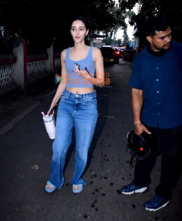 photos ananya panday snapped at a dubbing studio 2 3