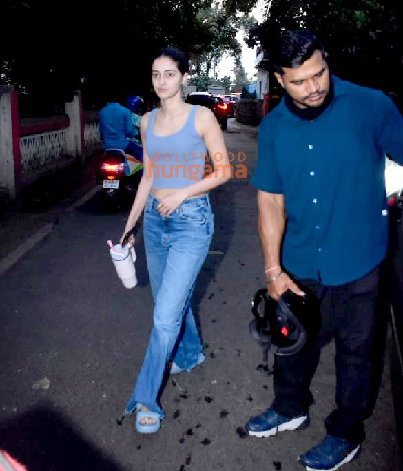 photos ananya panday snapped at a dubbing studio 3 3