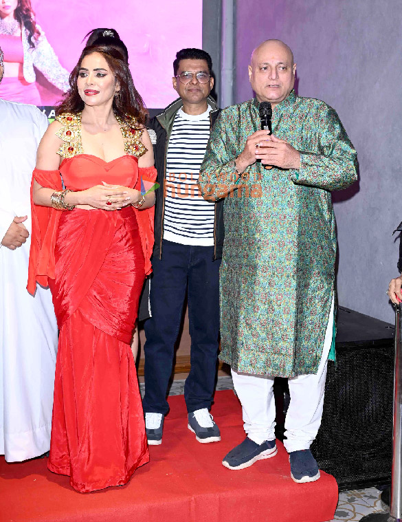 photos celebs attend the launch of nikita rawals new song kamariya 4