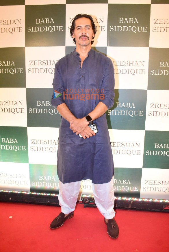 photos celebs snapped at baba siddiques iftar party 3