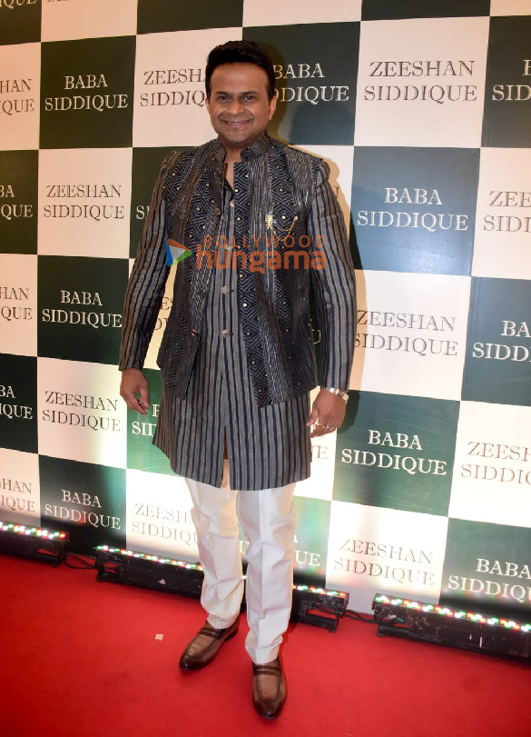 photos celebs snapped at baba siddiques iftar party 30