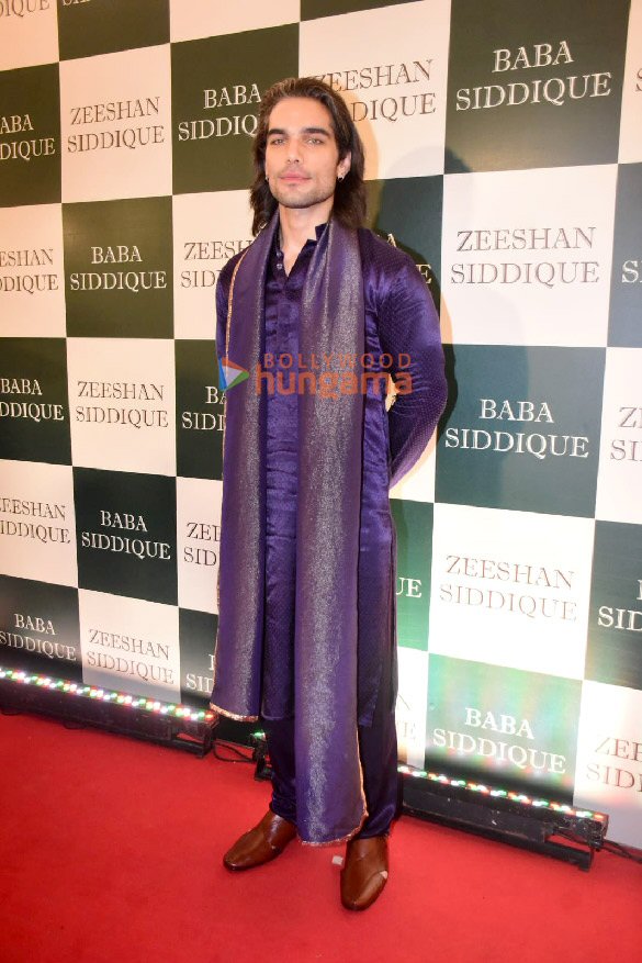 photos celebs snapped at baba siddiques iftar party 4