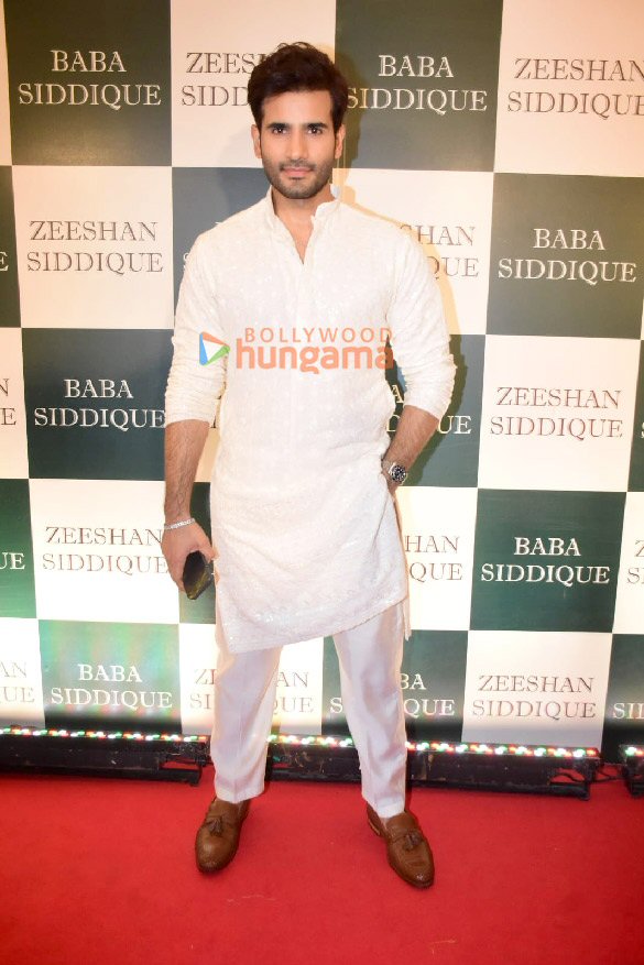 photos celebs snapped at baba siddiques iftar party 8
