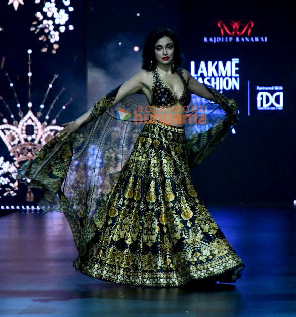 photos divya khosla kumar uorfi javed and kalki koechlin snapped at the lakme fashion week 2024 3