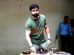 Photos: Emraan Hashmi celebrates his birthday with the paparazzi