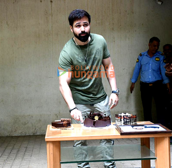 Photos: Emraan Hashmi celebrates his birthday with the paparazzi | Parties & Events