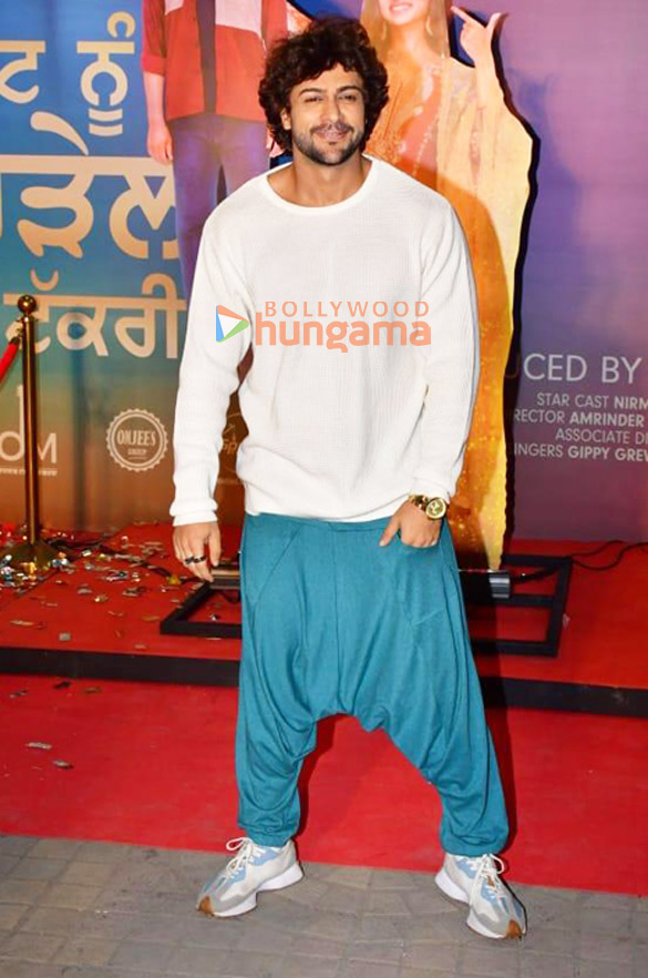 photos grand premiere of power couple sargun mehta and ravi dubeys upcoming jatt nuu chudail takri held in mumbai 1