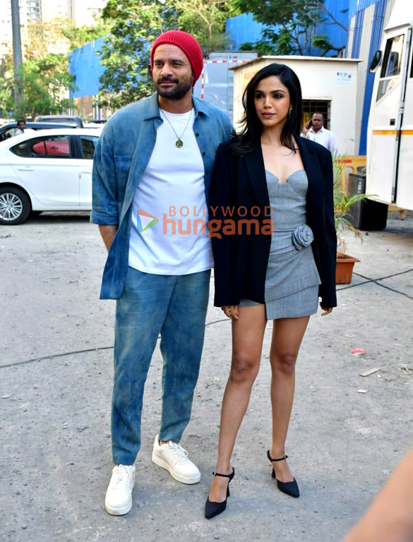 Photos: Jaideep Ahlawat and Shriya Pilgaonkar snapped in Andheri