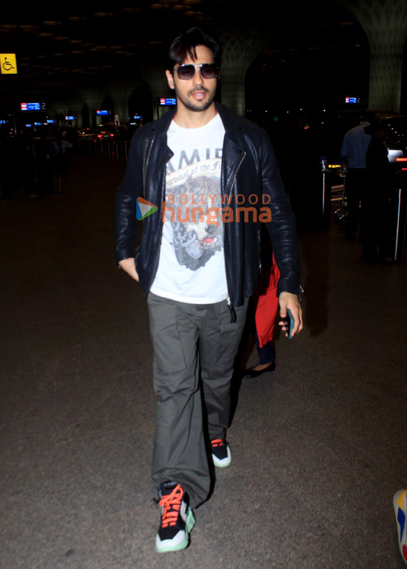 photos kajal aggarwal sidharth malhotra and prithviraj sukumaran snapped at the airport 1