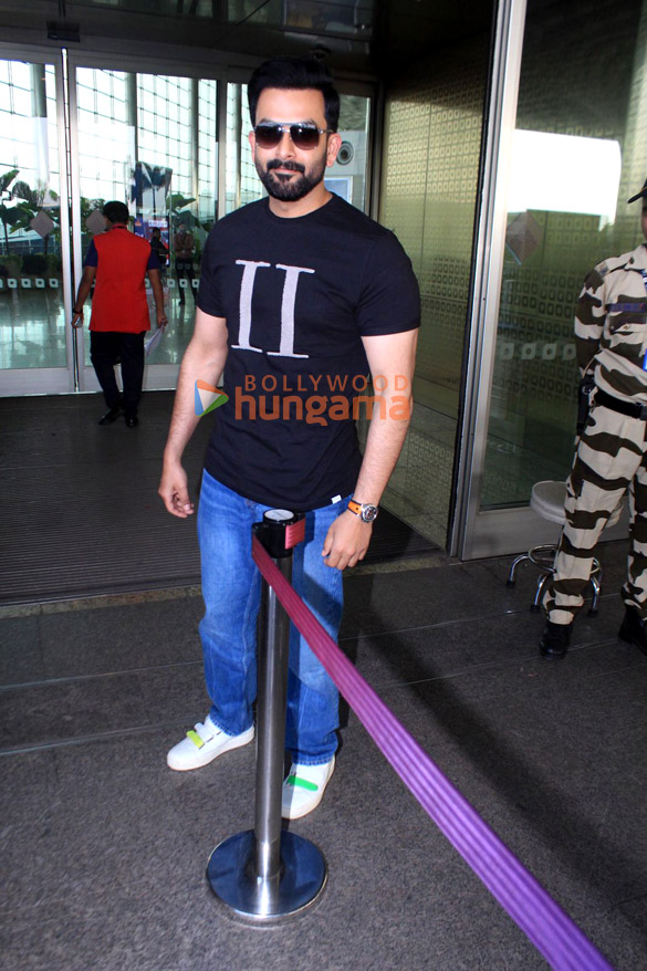 photos kajal aggarwal and prithviraj sukumaran snapped at the airport 2