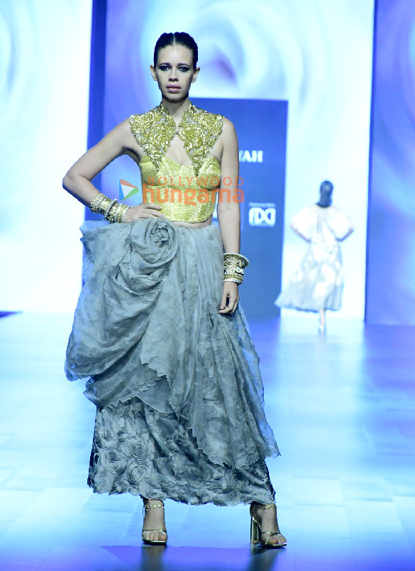 photos kalki koechlin turns showstopper for lakme fashion week 2024 6