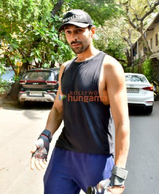 Photos: Kartik Aaryan, Sonia Rathee, Soundarya Sharma and Kalyani Priyadarshan snapped in Juhu