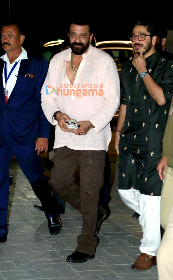 photos katrina kaif vicky kaushal ranbir kapoor alia bhatt and others snapped leaving from jamnagar airport 9