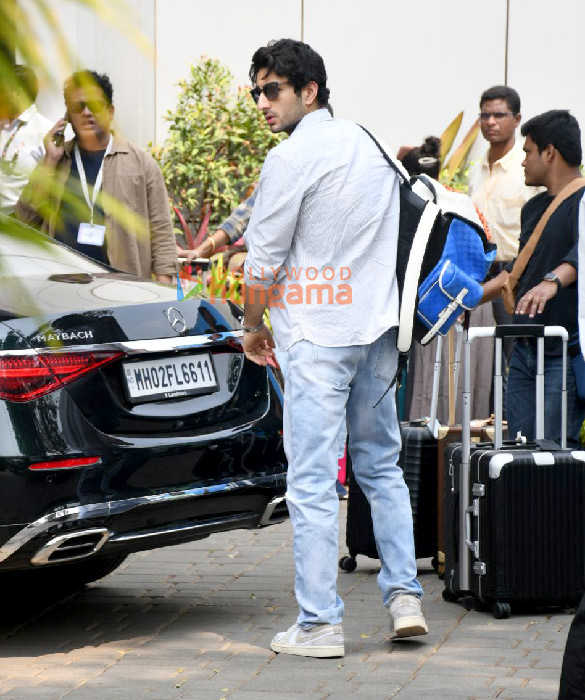 photos kiara advani sidharth malhotra ananya panday and others snapped at kalina airport as they leave for anant ambani radhika merchants wedding 10