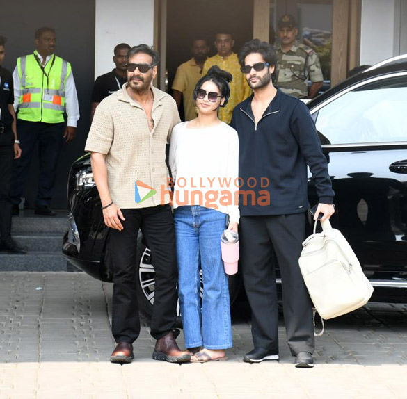 photos kiara advani sidharth malhotra ananya panday and others snapped at kalina airport as they leave for anant ambani radhika merchants wedding 2 3