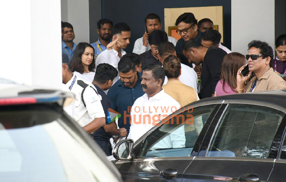 photos kiara advani sidharth malhotra ananya panday and others snapped at kalina airport as they leave for anant ambani radhika merchants wedding 7