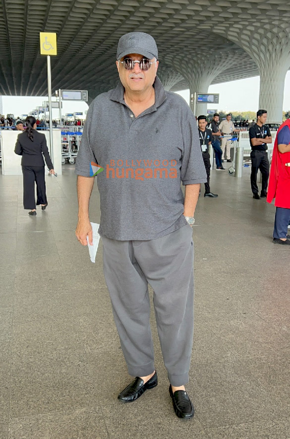 photos kriti sanon kajal aggarwal virat kohli and boney kapoor snapped at the airport 2
