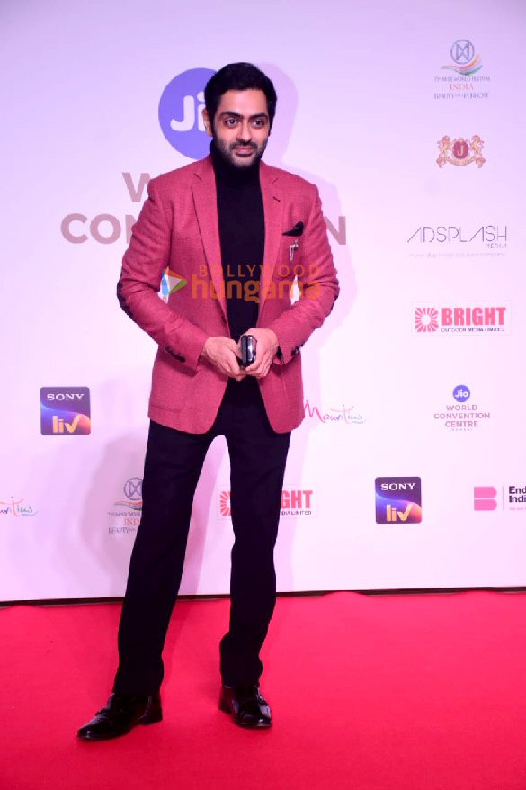 photos kriti sanon pooja hegde and others snapped at miss world 2024 at jio convention centre bkc 16