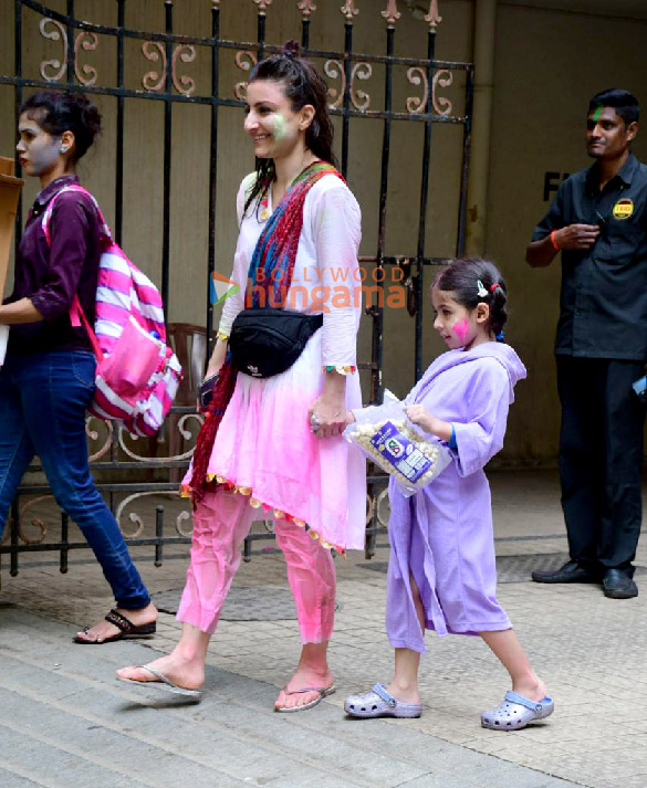 photos kunal kemmu and soha ali khan celebrate holi in bandra 4