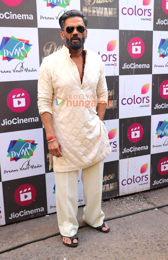 photos madhuri dixit suniel shetty and bharti singh snapped on the sets of dance deewane 4 3 3
