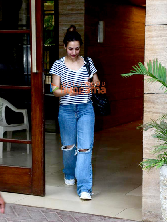 photos malaika arora spotted outside her residence in bandra 5