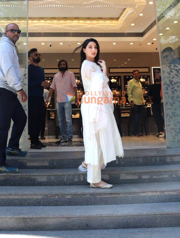 photos nora fatehi snapped outside kalyan jewellers store in mumbai 2