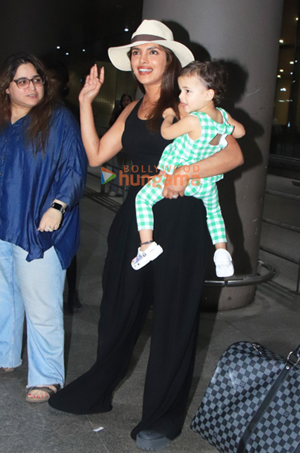 photos priyanka chopra jonas snapped with her daughter at the airport 3