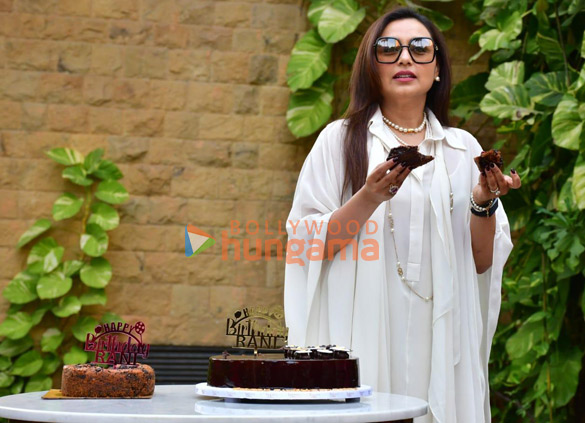 photos rani mukerji snapped cutting cake ahead of her birthday 4