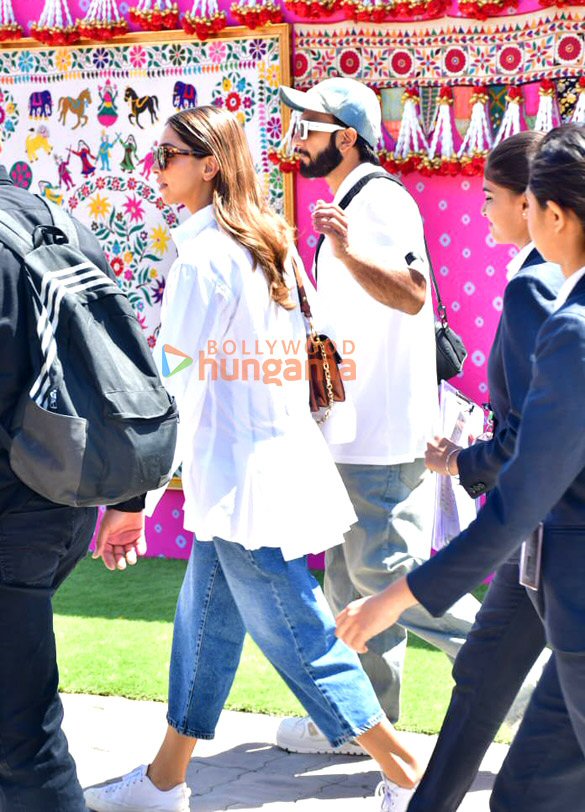 photos ranveer singh and deepika padukone among others snapped at jamnagar airport 2
