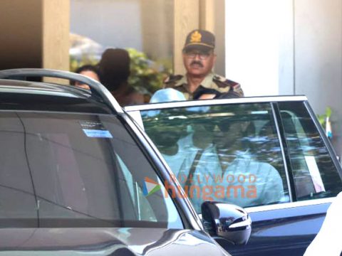 Photos: Ranveer Singh and Deepika Padukone snapped at Kalina airport ...