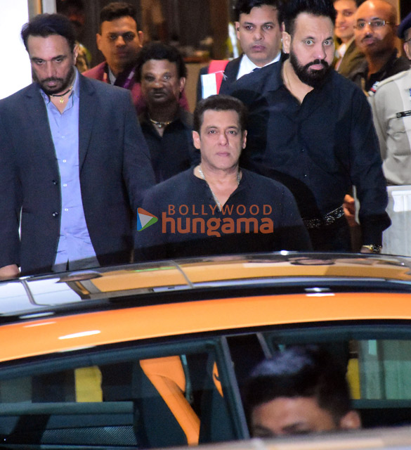 photos salman khan shah rukh khan and ranveer singh snapped at kalina airport 6