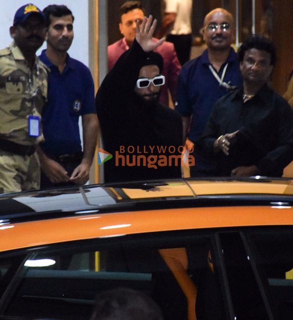 photos salman khan shah rukh khan and ranveer singh snapped at kalina airport 7
