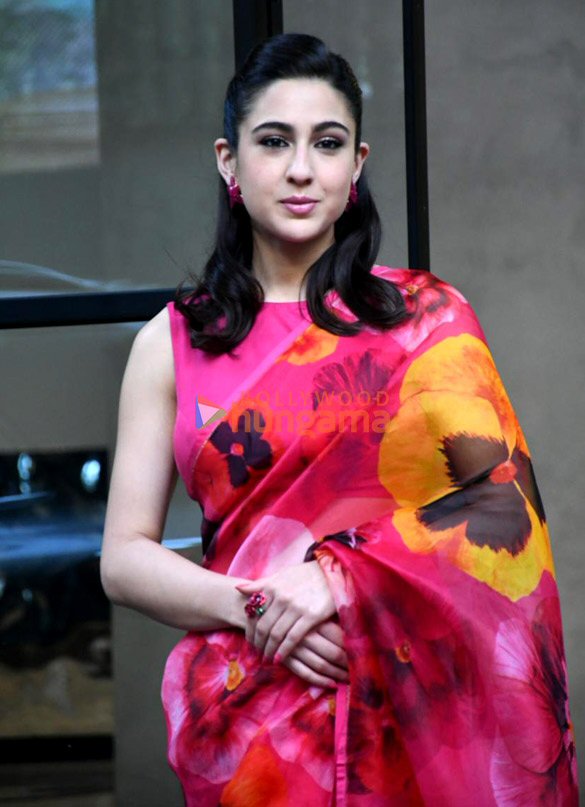 photos sara ali khan snapped promoting ae watan mere watan 2