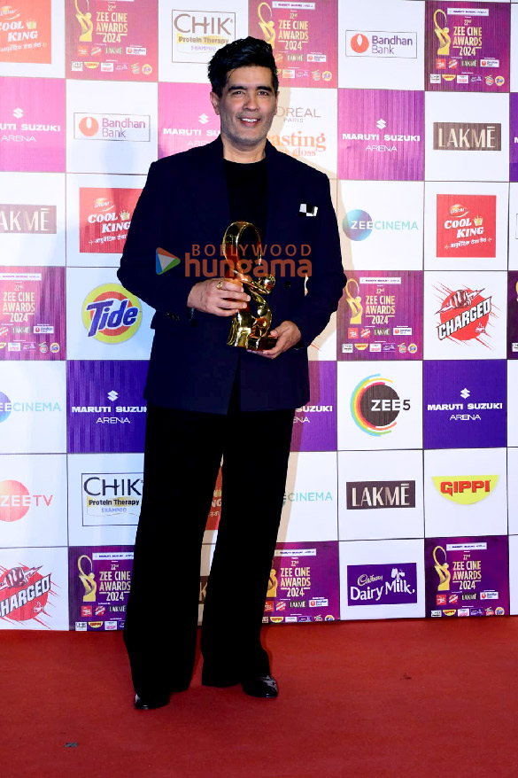 photos shah rukh khan bobby deol sanjana sanghi and others snapped at zee cine awards 2024 17