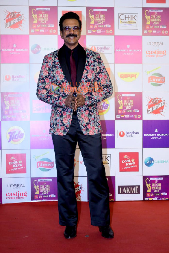 photos shah rukh khan bobby deol sanjana sanghi and others snapped at zee cine awards 2024 32