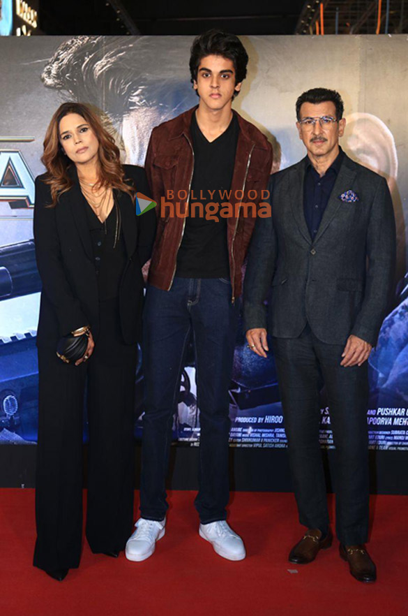 photos sidharth malhotra kiara advani karan johar and others grace the premiere of yodha 9