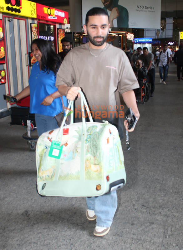 photos sidharth malhotra riteish deshmukh genelia dsouza and others snapped at the airport 2 3