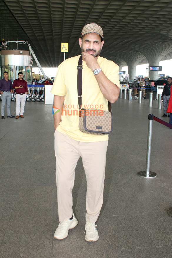 photos sidharth malhotra riteish deshmukh genelia dsouza and others snapped at the airport 3