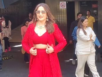 Red elevates Madhuri Dixit’s beauty to another level altogether! Red elevates Madhuri Dixit’s beauty to another level altogether!