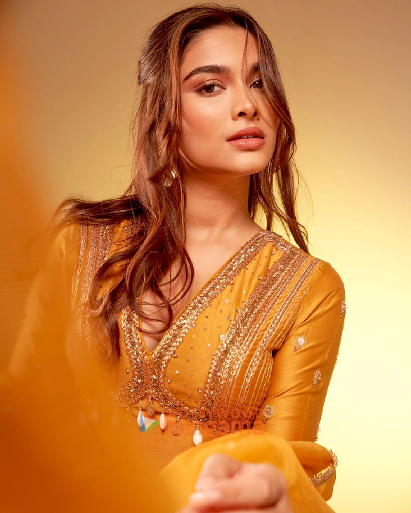 saiee manjrekar 2 42