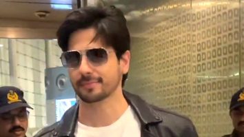 Sidharth Malhotra’s airport look is absolutely on point!