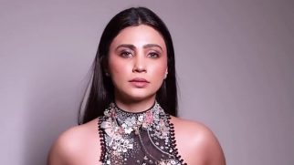 So beautiful! Daisy Shah looks like a dream in this fabulous outfit