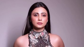 So beautiful! Daisy Shah looks like a dream in this fabulous outfit