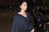 Mixing comfort with style Suhana Khan gets clicked at the airport