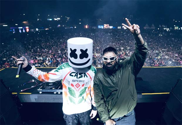 Sunny Leone, Badshah & Armaan Malik perform with DJ Marshmello, a record breaking 70,000 fans attend Holi tour